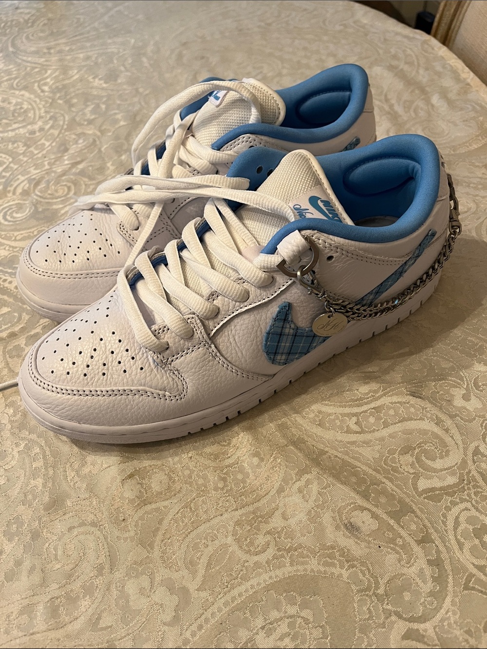 Nike SB Dunk Low Pro "Nicole Hause" sneakers, charm, Blue plaid Swoosh EUC